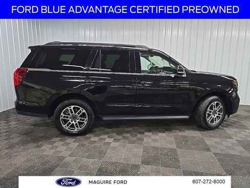 Used 2025 Ford Expedition Active AWD/4WD image 3