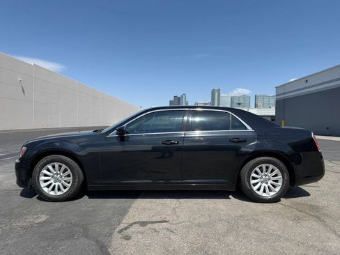 Used 2014 Chrysler 300 RWD image 8