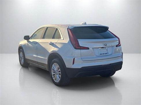 Used 2024 Cadillac XT4 Luxury image 7