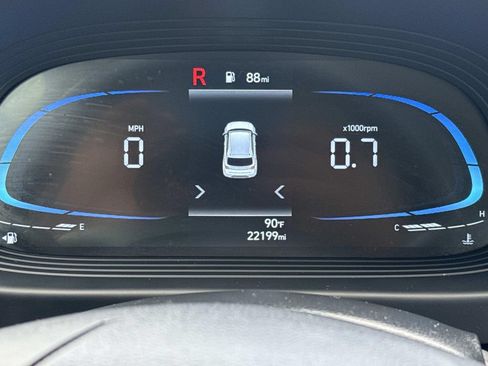 Used 2025 Hyundai Venue SEL FWD image 28