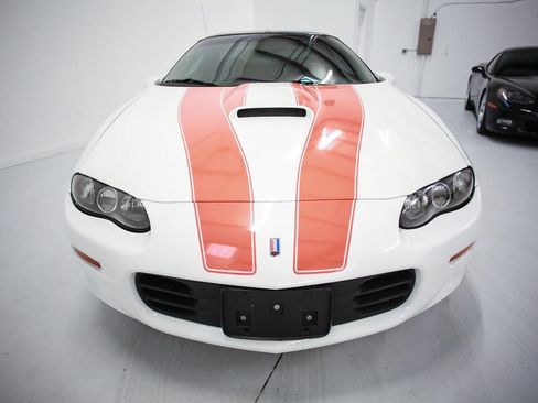 Used 2000 Chevrolet Camaro Z28 w/ SS Performance/Appearance Pkg image 2
