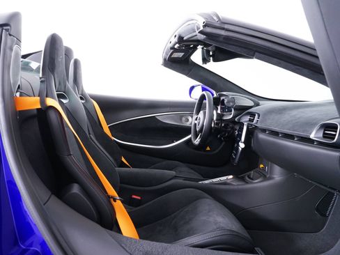 New 2025 McLaren Artura Spider RWD image 29