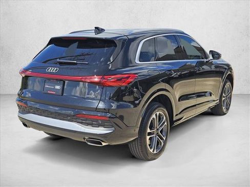 Certified 2025 Audi Q5 Premium AWD/4WD image 5
