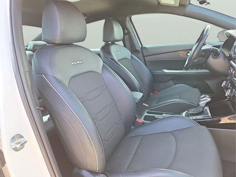 Used 2023 Kia Forte GT-Line w/ GT-Line Technology Package FWD image 9