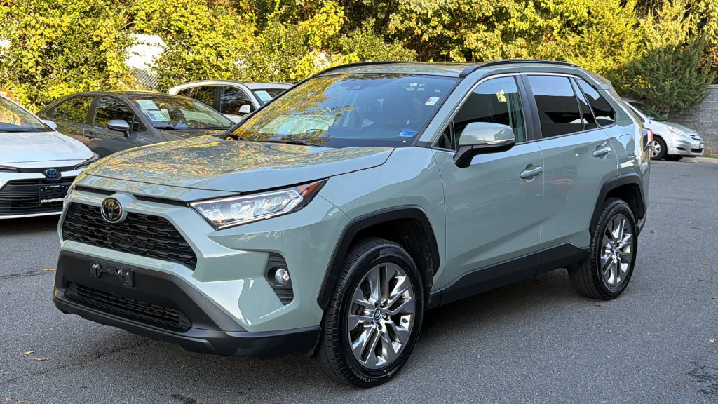 Used 2020 Toyota RAV4 XLE Premium AWD/4WD image 2