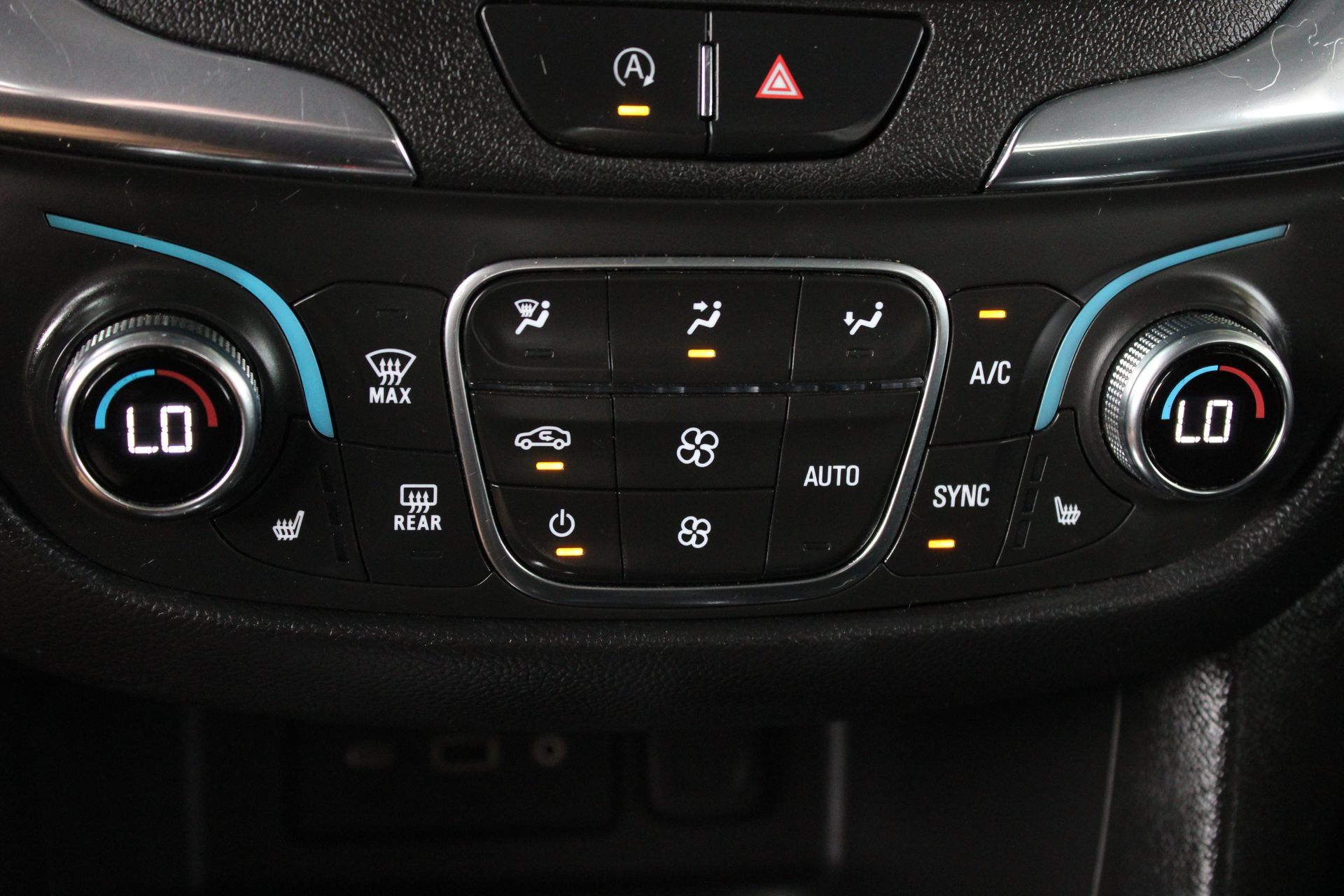 Used 2023 Chevrolet Equinox LT AWD/4WD image 25