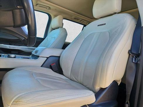 Used 2020 Ford Expedition Platinum image 14