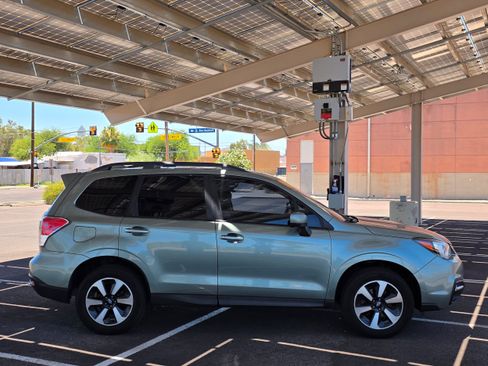 Used 2018 Subaru Forester 2.5i Premium AWD/4WD image 6