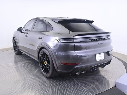 Certified 2024 Porsche Cayenne Turbo GT AWD/4WD image 3