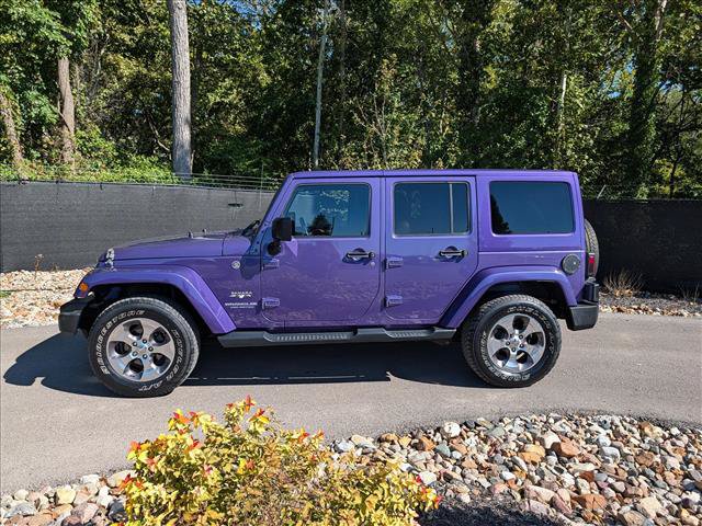 Used 2017 Jeep Wrangler Unlimited Sahara w/ Connectivity Group AWD/4WD image 2
