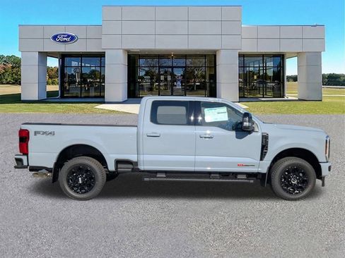New 2026 Ford F250 Lariat w/ Black Appearance Package AWD/4WD image 3
