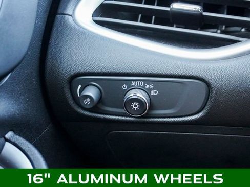 Used 2022 Chevrolet Malibu LS image 23