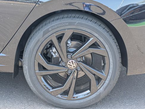 New 2026 Volkswagen Jetta SE FWD image 3
