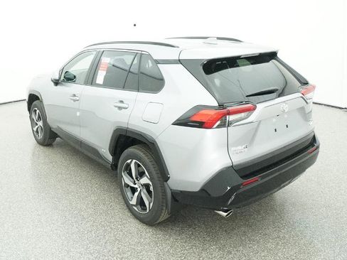 New 2025 Toyota RAV4 SE image 13