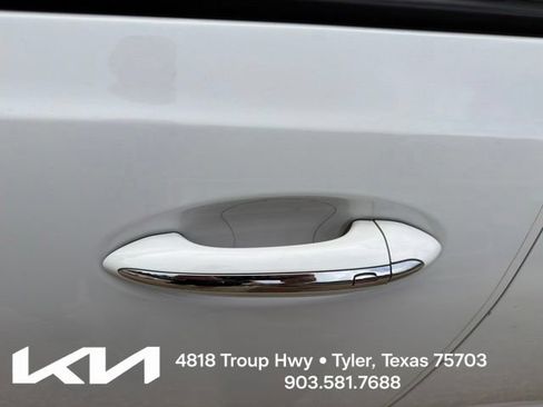Used 2023 Buick Encore GX Preferred w/ Cold Weather Comfort Package FWD image 5