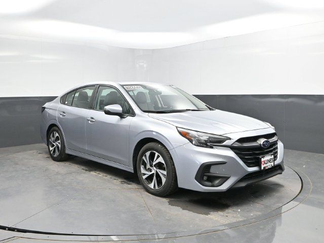 Used 2025 Subaru Legacy Premium AWD/4WD image 4