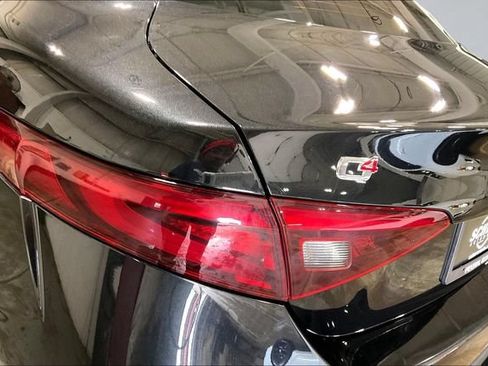 Used 2022 Alfa Romeo Giulia Veloce AWD/4WD image 31
