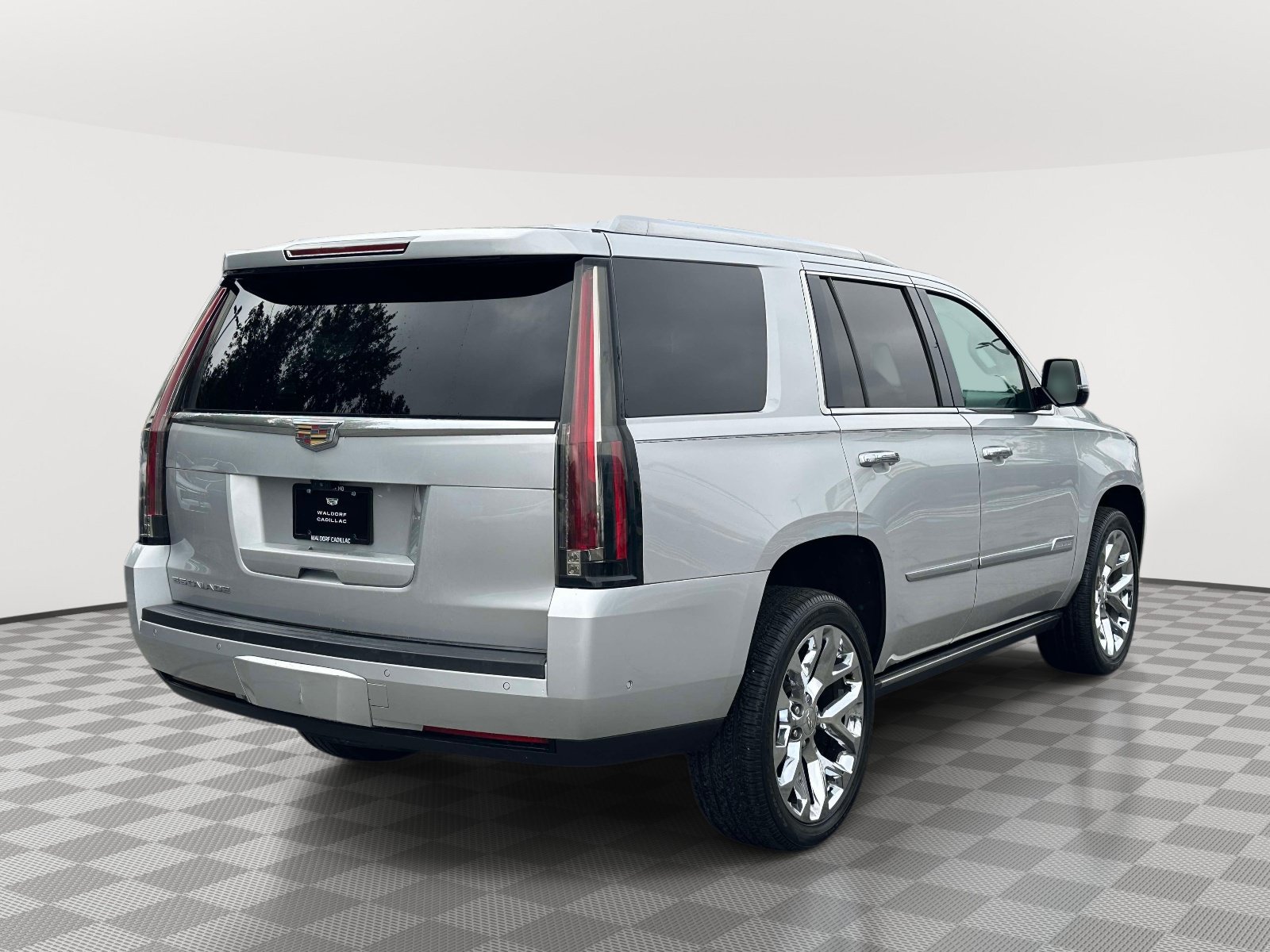 Used 2020 Cadillac Escalade Premium Luxury AWD/4WD image 6