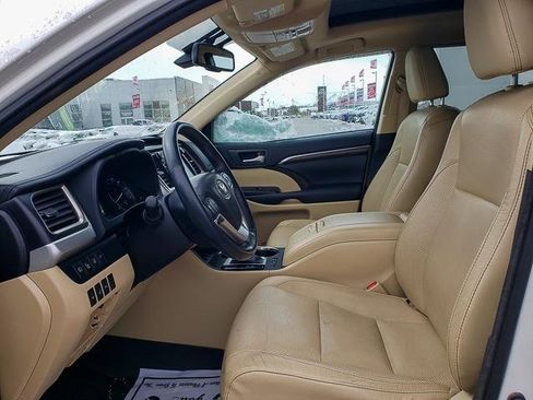 Used 2016 Toyota Highlander Limited image 10
