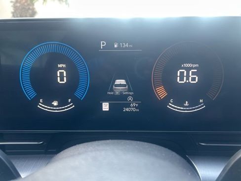 Used 2024 Hyundai Kona SE image 7