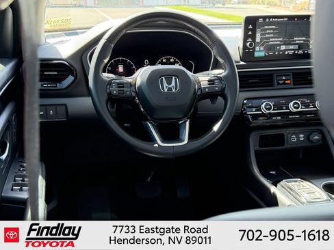Used 2025 Honda Pilot Touring image 8