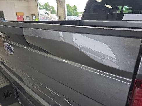 Used 2021 Ford F250 Lariat w/ Lariat Value Package AWD/4WD image 6