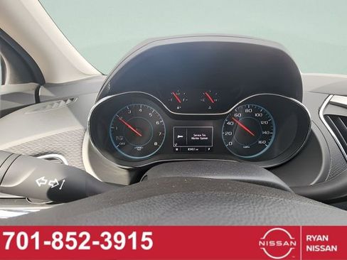 Used 2017 Chevrolet Cruze LT w/ Convenience Package FWD image 9