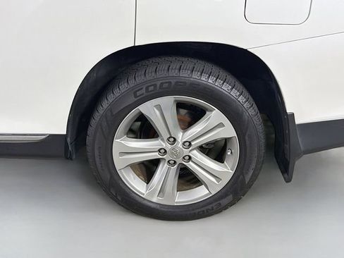 Used 2013 Toyota Highlander Limited FWD image 39