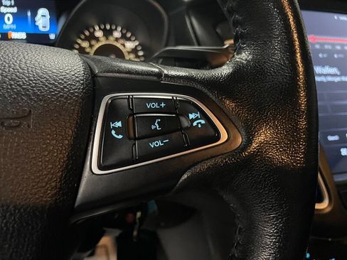 Used 2015 Ford Focus SE w/ Equipment Group 201A image 11