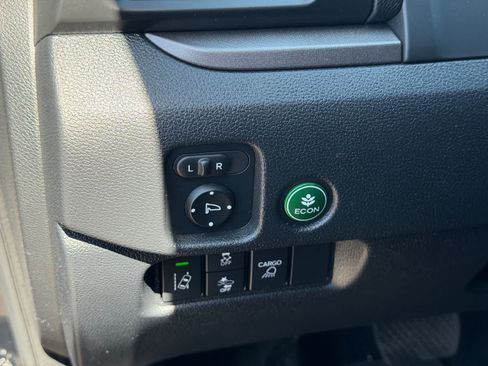 Used 2025 Honda Ridgeline RTL image 14
