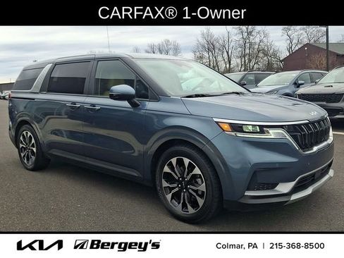 Used 2024 Kia Carnival EX image 3