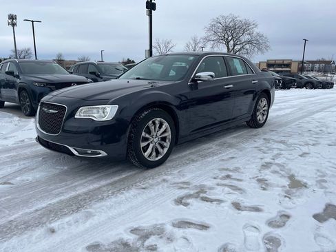 Used 2015 Chrysler 300 C w/ Light Group image 5