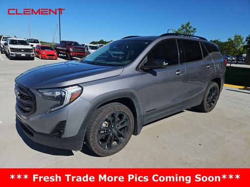 Used 2020 GMC Terrain SLT w/ Preferred Package AWD/4WD image 2