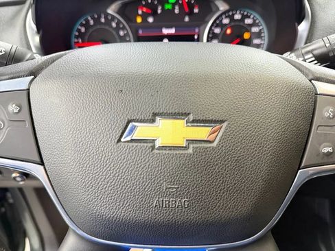 Used 2022 Chevrolet Traverse LT FWD image 31