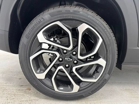 New 2026 Chevrolet Trax RS w/ Driver Confidence Package FWD image 32