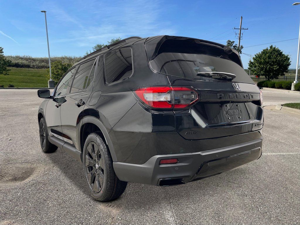 New 2026 Honda Pilot Black Edition image 4