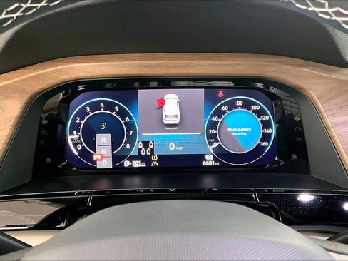 Used 2024 Volkswagen Atlas SE image 13