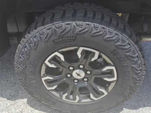 Used 2026 Chevrolet Silverado 1500 ZR2 AWD/4WD image 8