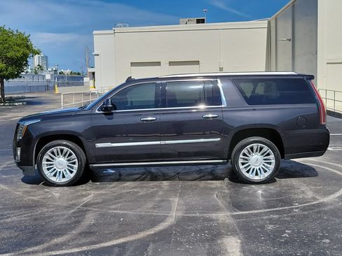 Used 2019 Cadillac Escalade ESV Platinum RWD image 9