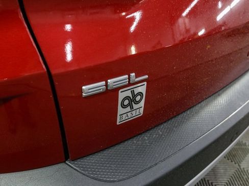 Used 2020 Ford Escape SEL image 9