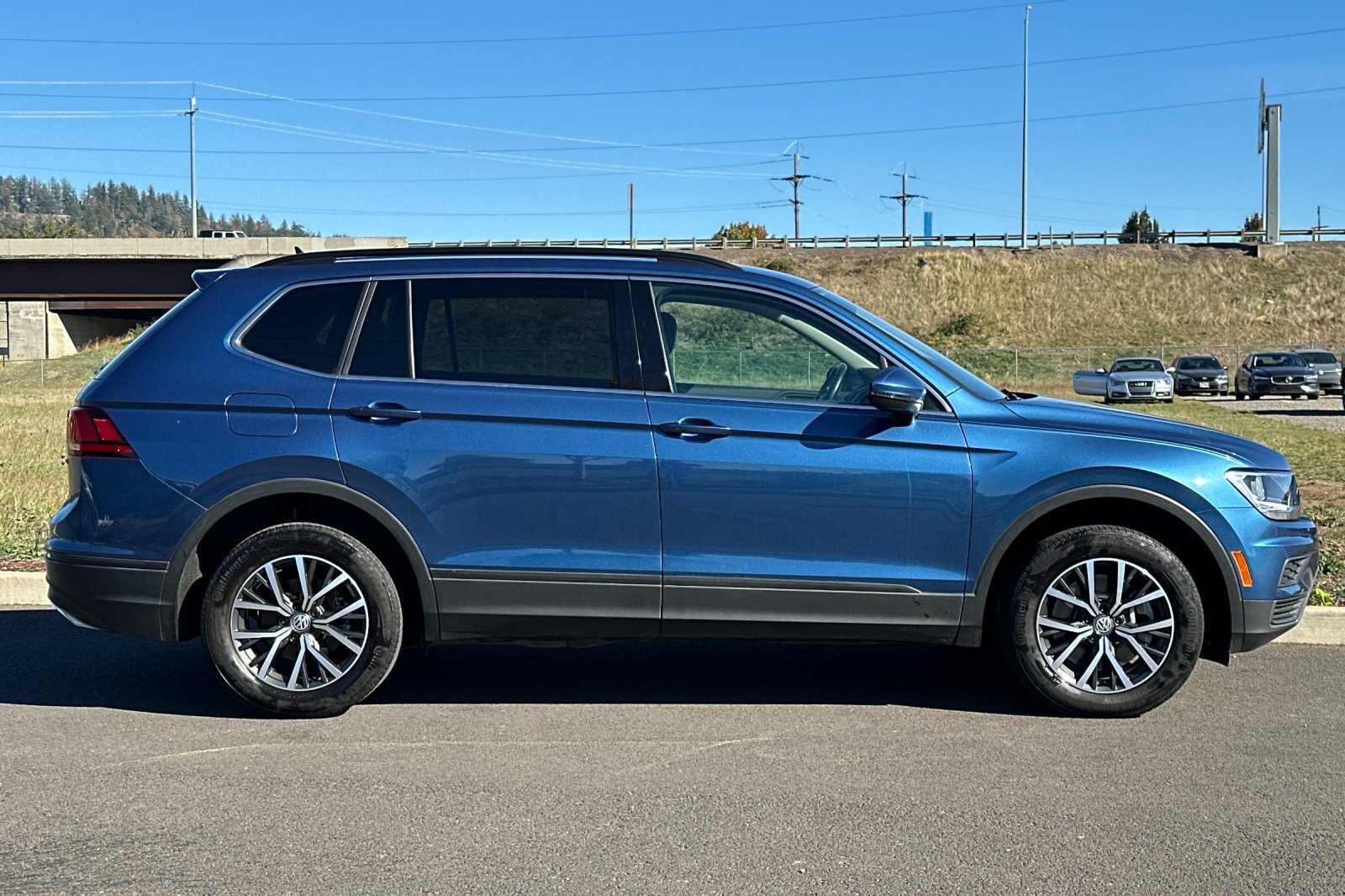 Used 2019 Volkswagen Tiguan SE AWD/4WD image 2
