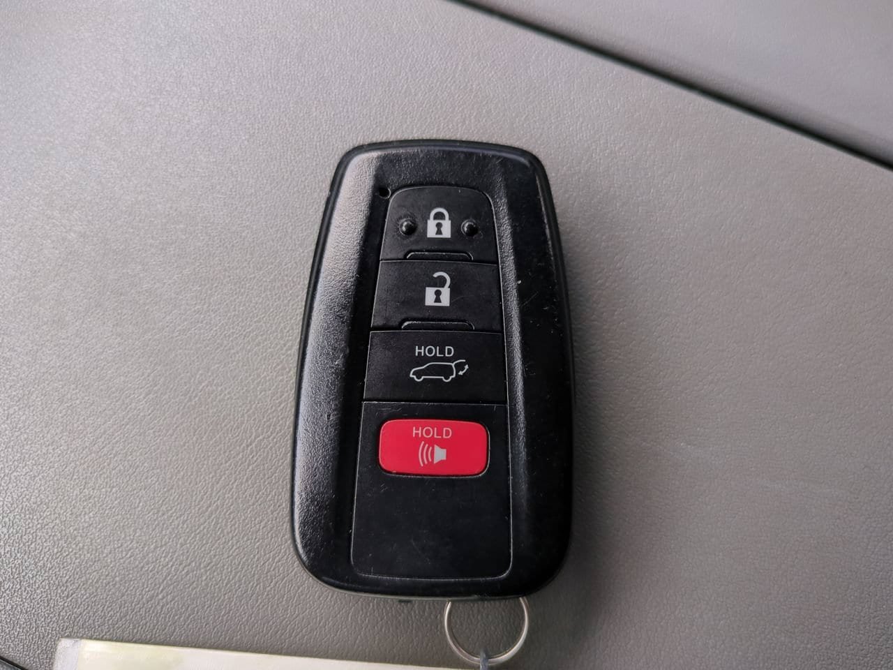 Used 2022 Toyota Highlander XLE AWD/4WD image 29