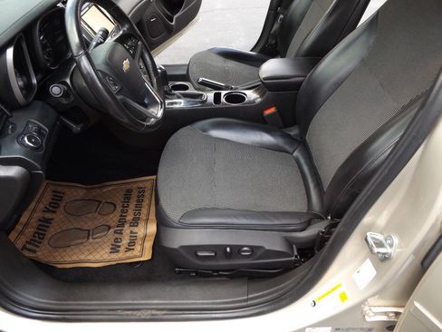 Used 2015 Chevrolet Malibu LT FWD image 12