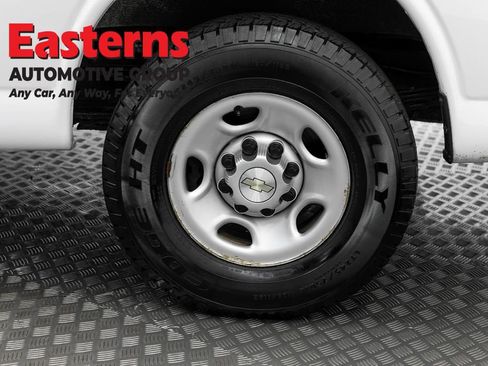 Used 2021 Chevrolet Express 2500 RWD image 28