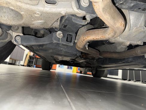 Used 2020 Jaguar F-PACE Premium image 27