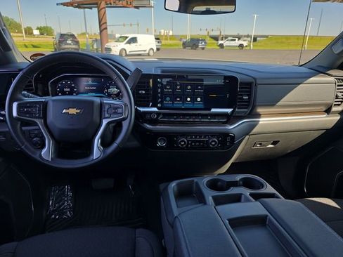 Certified 2023 Chevrolet Silverado 1500 LT AWD/4WD image 15