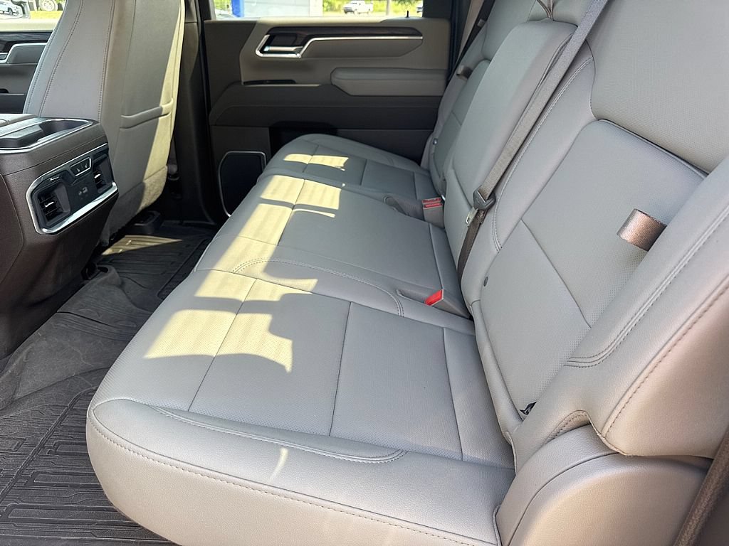 Used 2025 GMC Sierra 2500 SLT w/ SLT Premium Package AWD/4WD image 12
