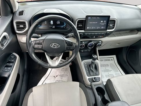Used 2023 Hyundai Venue SEL FWD image 25