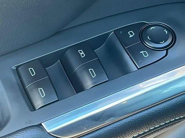 Used 2026 Chevrolet Traverse LT AWD/4WD image 16