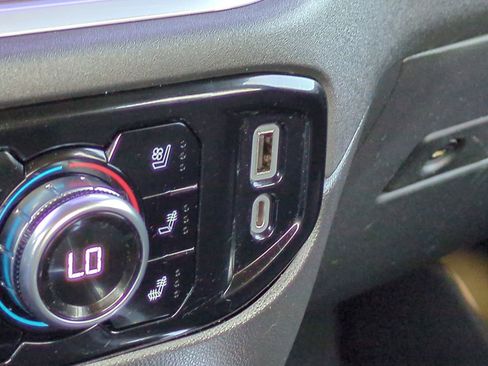 Used 2022 GMC Sierra 1500 SLT w/ SLT Convenience Package image 23